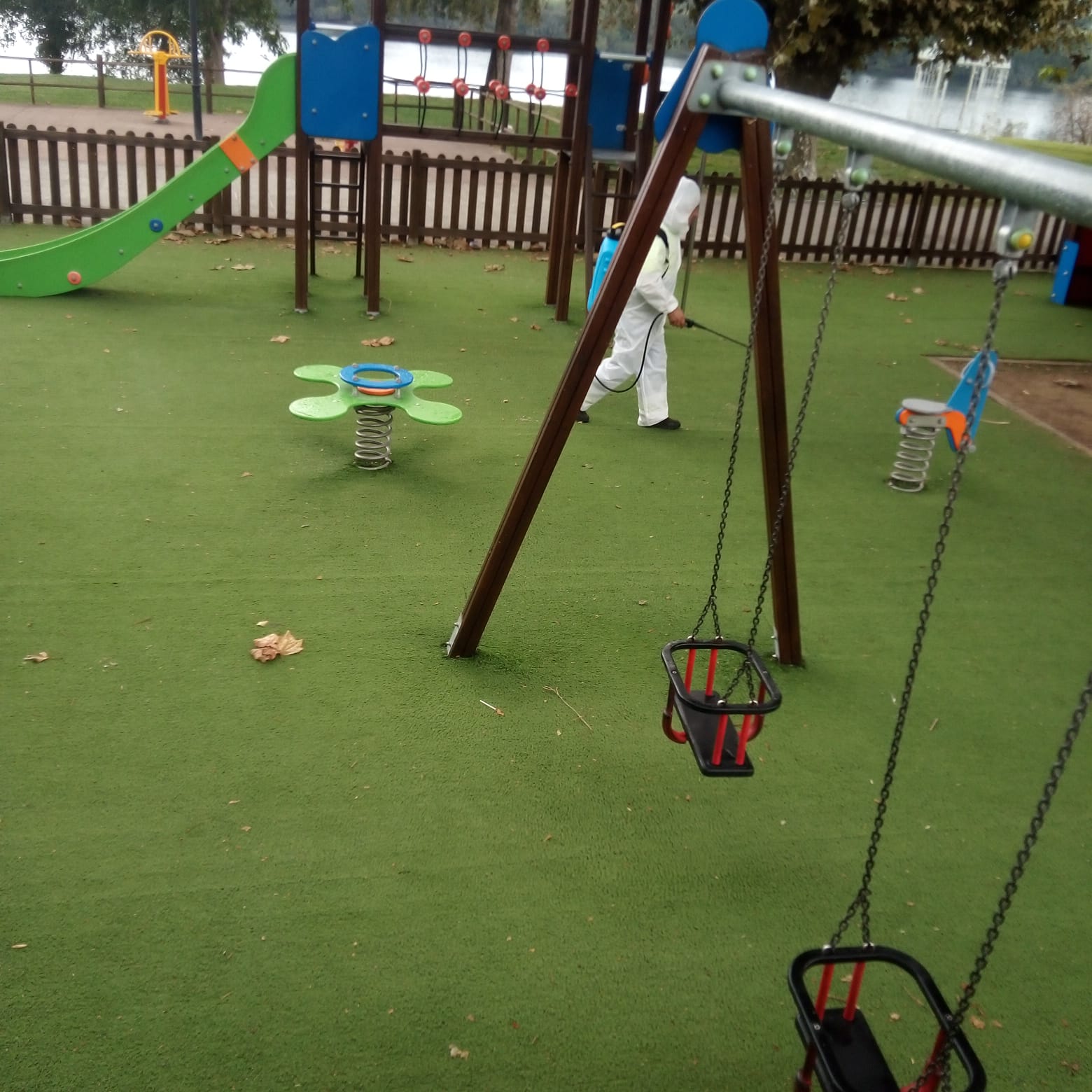 16092020 Parques Infantís - Desinfección 3